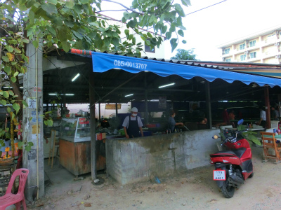 3rdロード ソイ18 タイ飯屋 (画像サイズ: 400×300 93kB) 3rdロード ソイ18 タイ飯屋 (画像サイズ: 400×300 93kB)